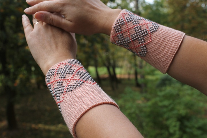 " Burberry " wristlets, soft cashmere wool, handmade