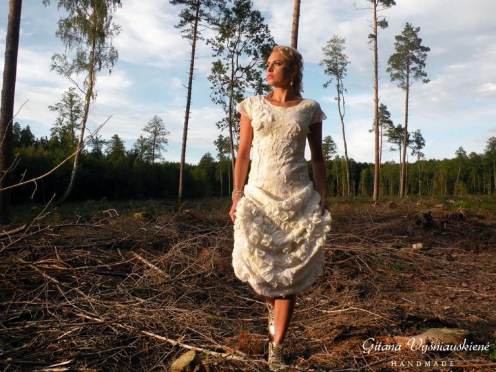 Bridal gowns " White Deer " picture no. 3