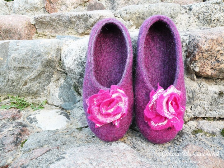 Felt slippers " cyclamen "