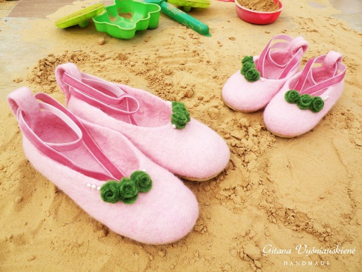 Felt shoes " & quot sisters;