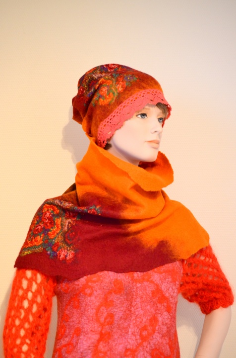 Kepute and scarf - hood " In fire "