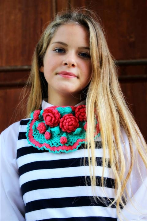 Crocheted necklace - Rose