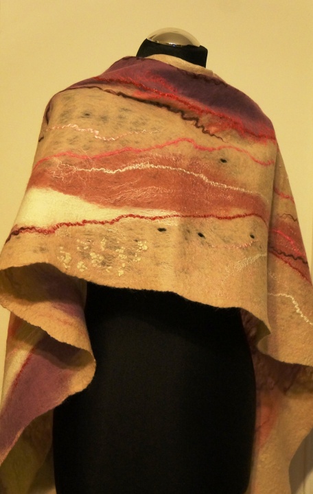 Merino wool cloak " Lilac " picture no. 2