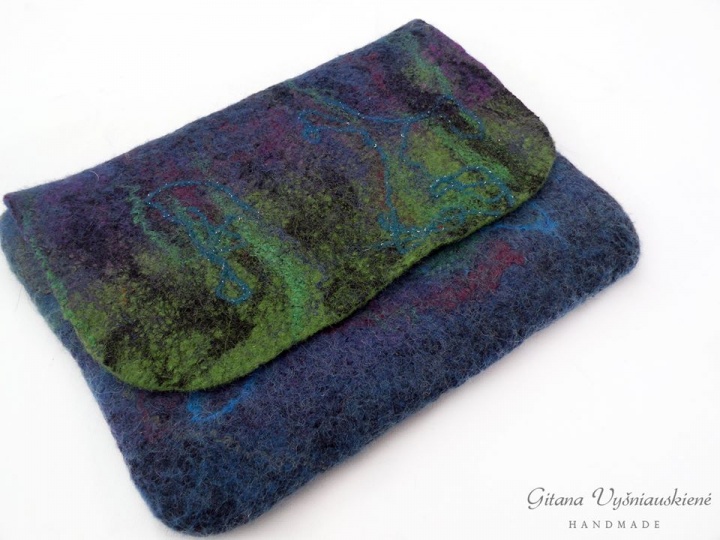 Felted pouch for tablet picture no. 2