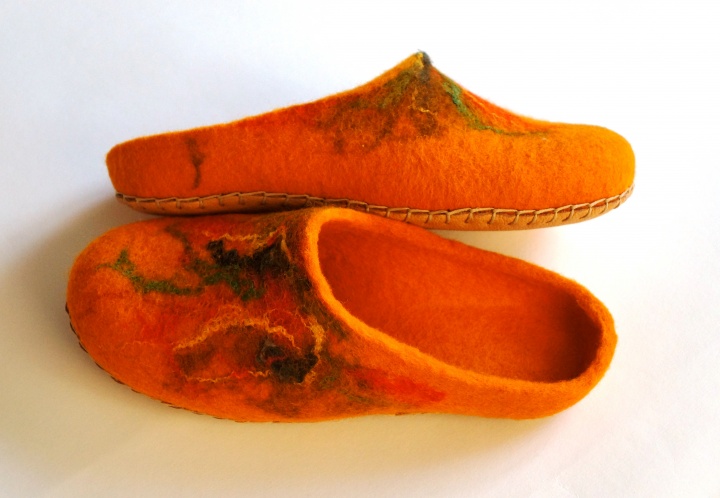 Yellow and red-green colors house shoes for women. picture no. 2