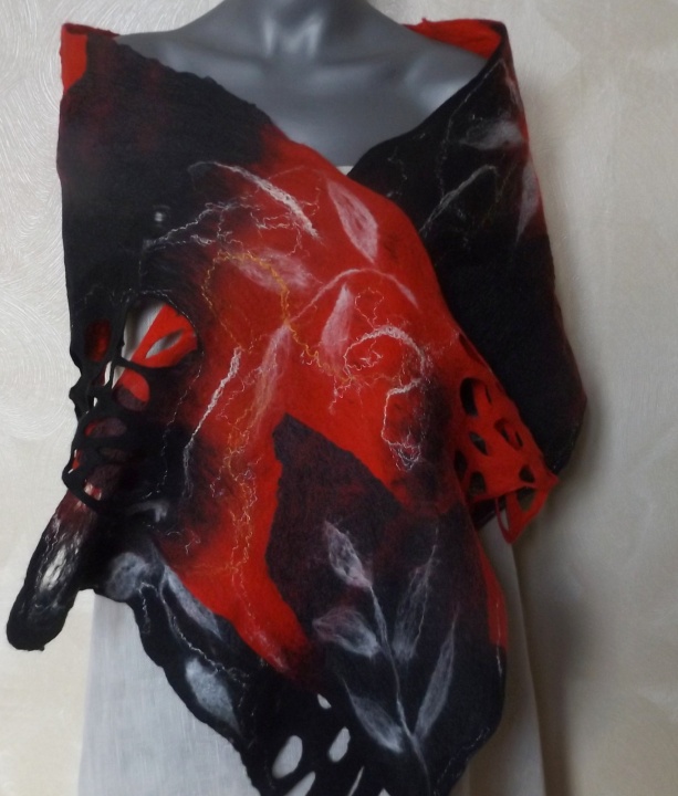 merino wool scarf red and black picture no. 2