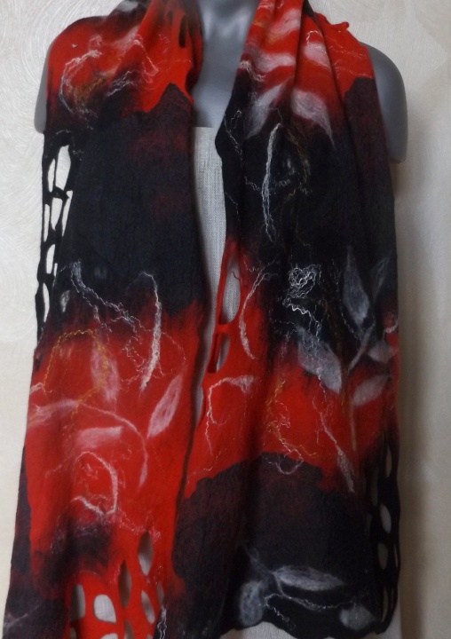 merino wool scarf red and black