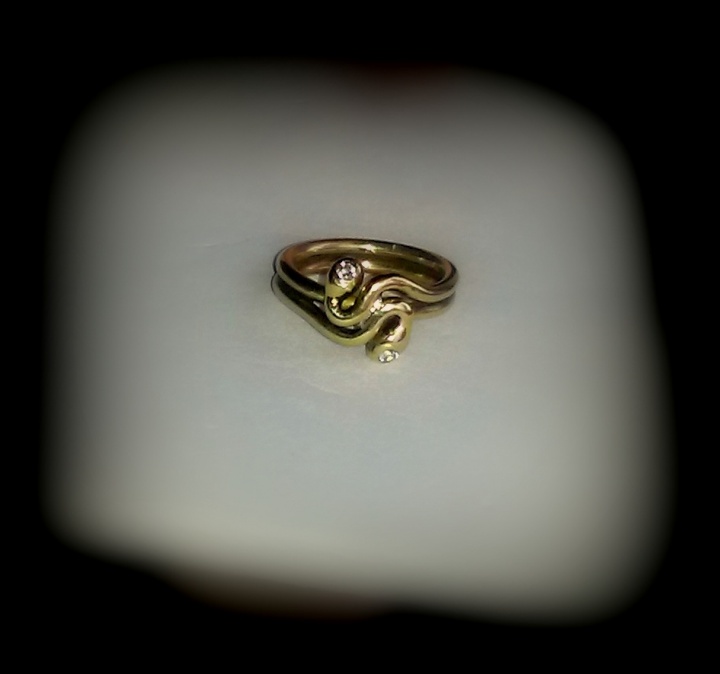Brass ring with zirconium