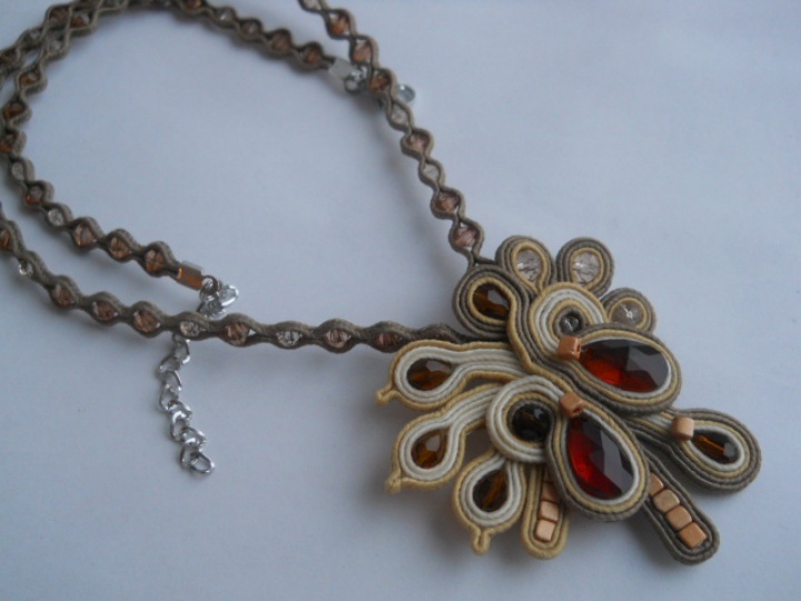 Soutache pendant 'Caramel' picture no. 2