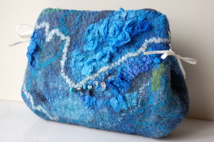 Felted cosmetic bag "Blue sea " picture no. 2