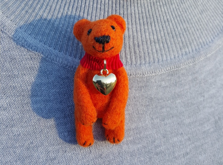 Felted bear picture no. 2