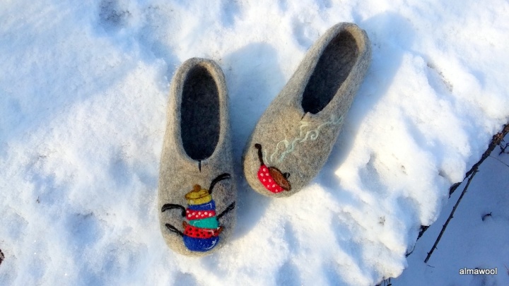 Felted slippers Pots