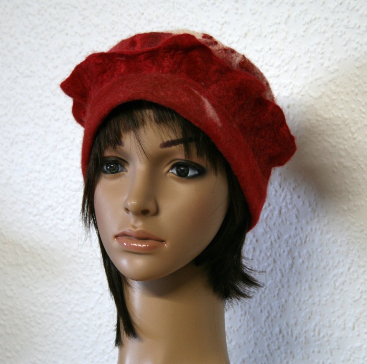 Hat ,,Bullfinch ,,