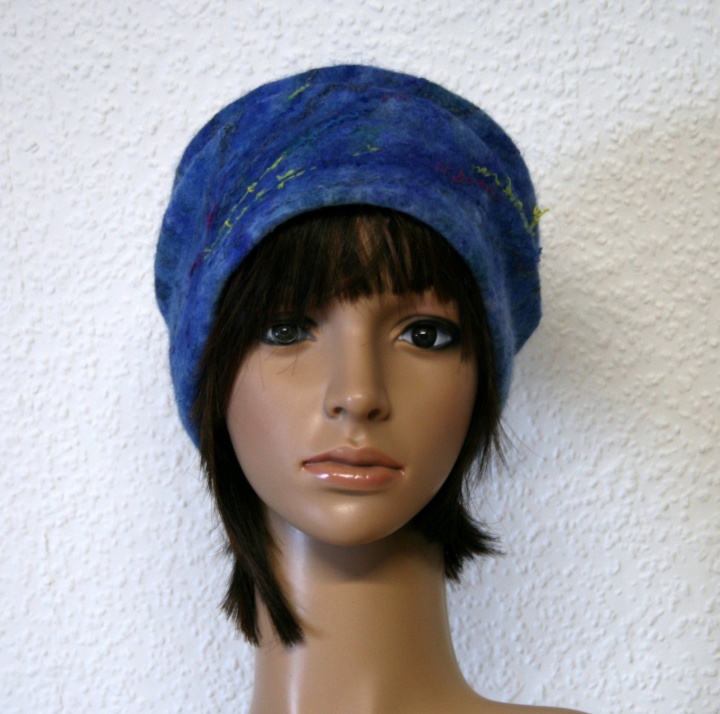 Hat ,,Blue wave ,,