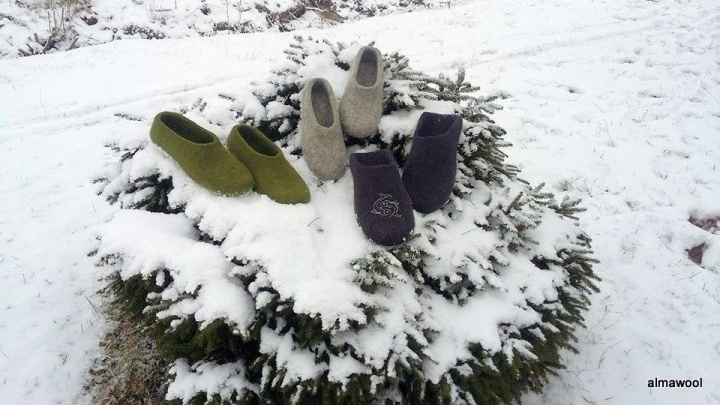 Felted slippers for family picture no. 2