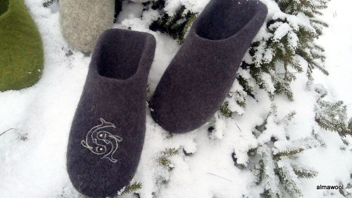 Felted slippers for family picture no. 3