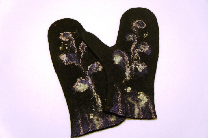 Handmade  mittens for women . Mittens of merino wool. Felted warm accessories.