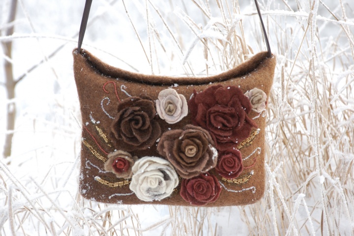 Felted handbag "Rose Garden"