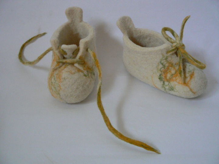 Baby shoes - First flowers picture no. 2