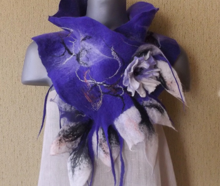veltas šalikas violetinių spalvų