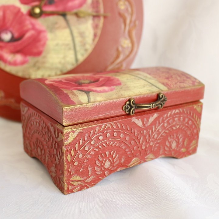 Jewellery box "Poppies "