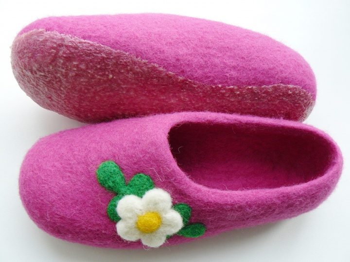 Handmade felted slippers. Non slippery sole. picture no. 3