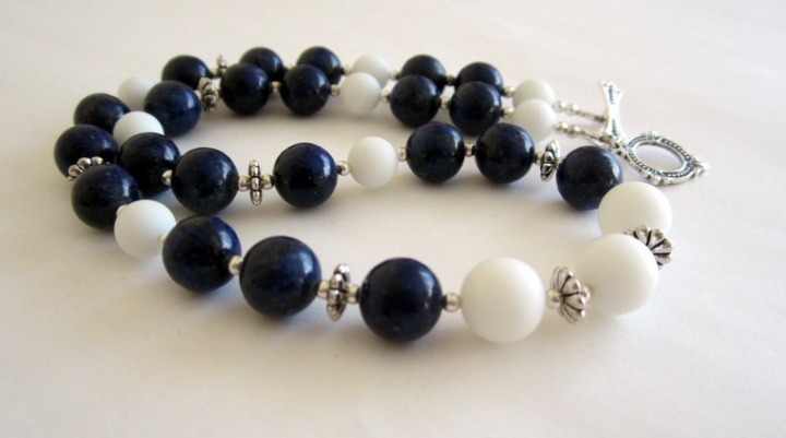 Lapis Lazuli vėrinys