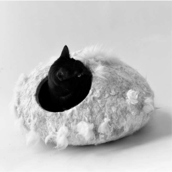 Eco-friendly handmade felted wool cat bed