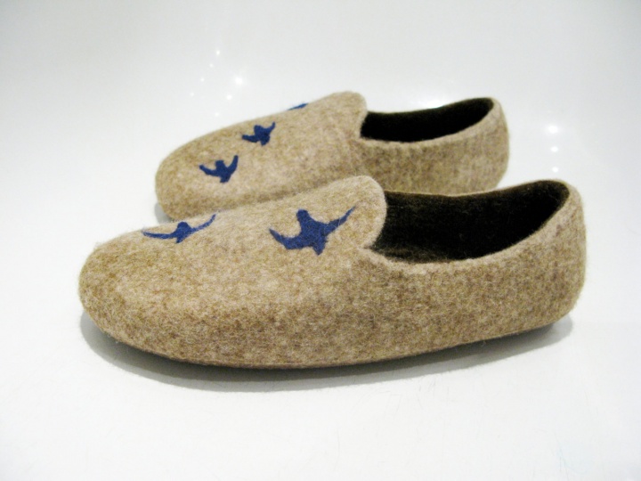 Felted slippers with birds picture no. 3