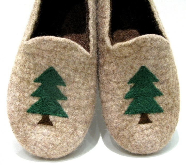 Wool slippers with fur tree picture no. 2