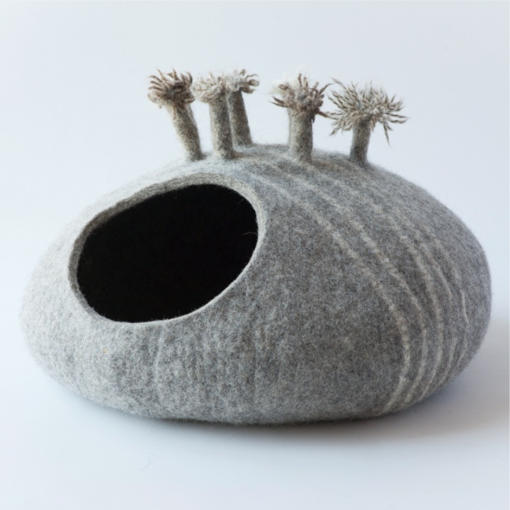 Eco-friendly handmade felted wool cat bed