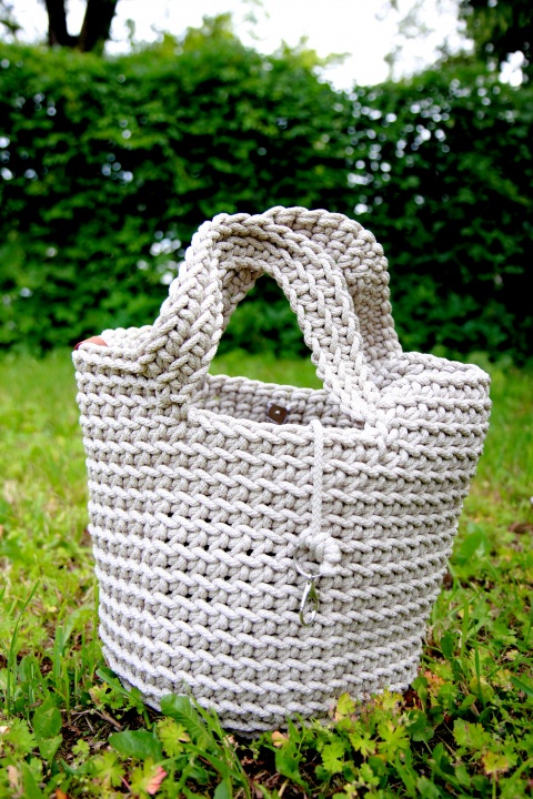 Crocheted handbag for everyday, size M. picture no. 2