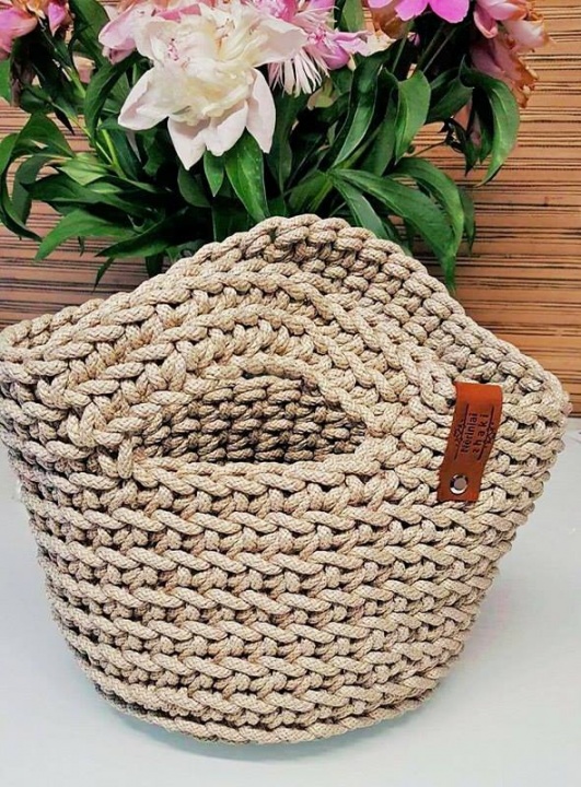 Crocheted handbag for everyday, size S