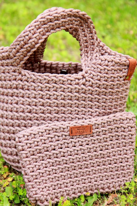 Crocheted handbag for everyday, size M.