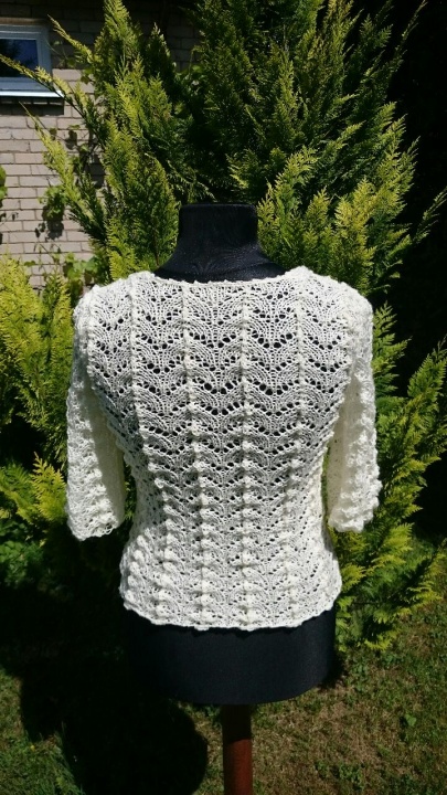 White sweater picture no. 2