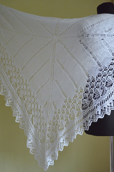 white knitted shawl picture no. 2