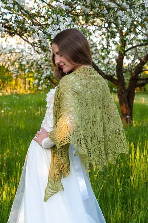 Knitted shawl