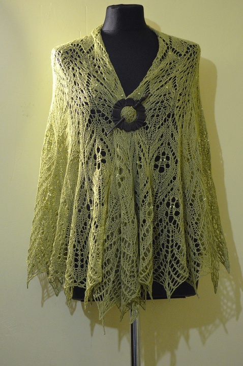 Knitted shawl picture no. 2