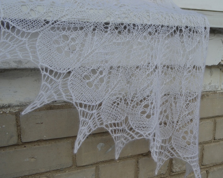 Knitted shawl picture no. 2