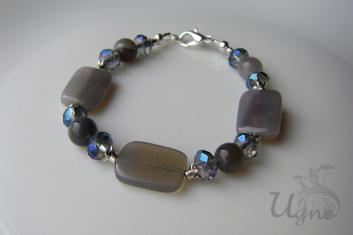 Agate and Czech glass beads bracelet