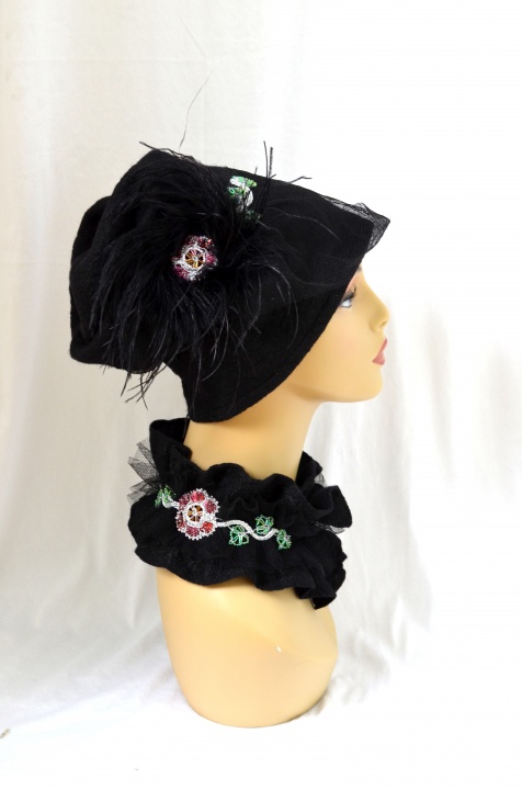 Felted sett hat and collar "Roses"