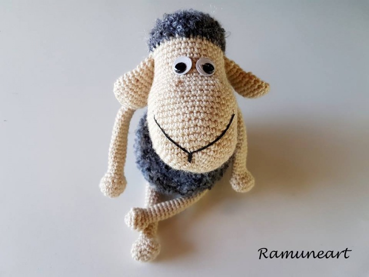 The Toy - sheep Shaun picture no. 3