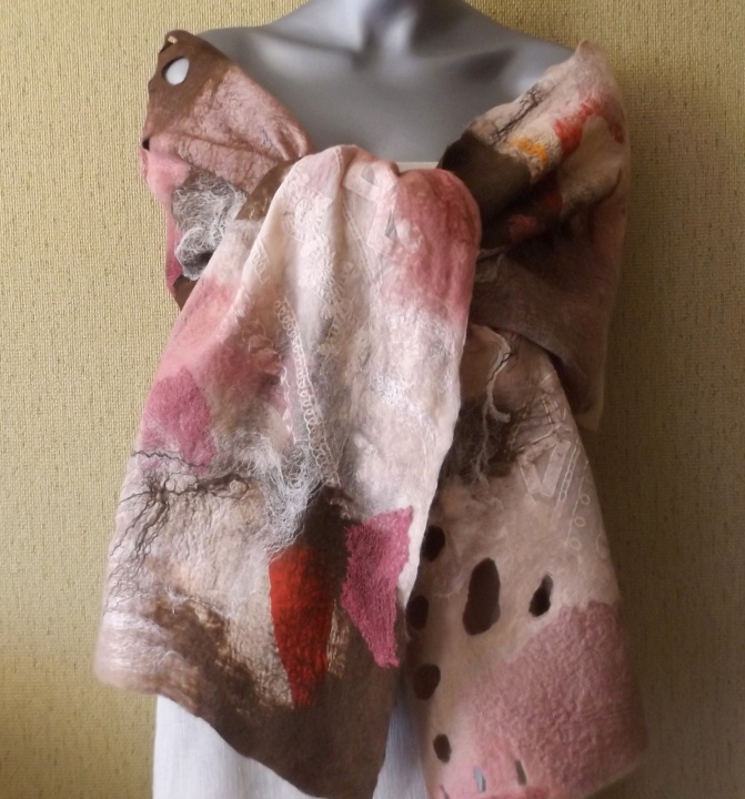 merino wool scarf / shawl / wrap / felt brooch /autumn. picture no. 2