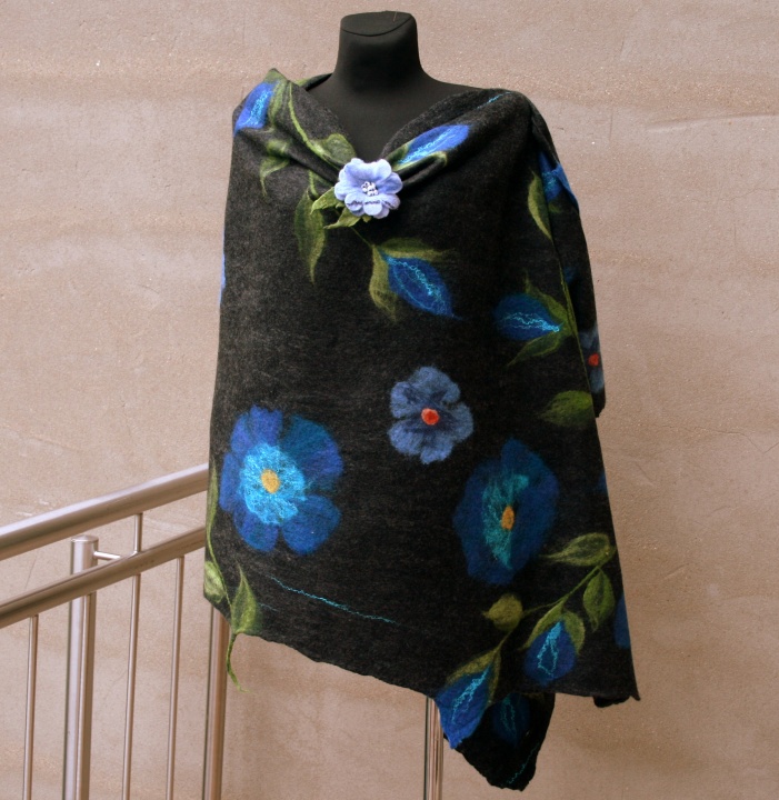Shawl  BLUE FLOWERS  picture no. 3
