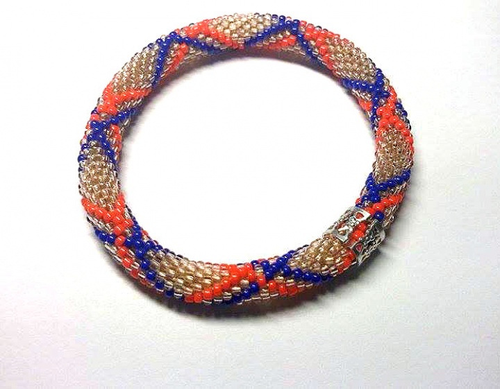 Rose bead crochet rope bracelet picture no. 2