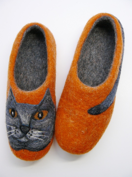 Handmade felted slippers. Non slippery sole picture no. 2