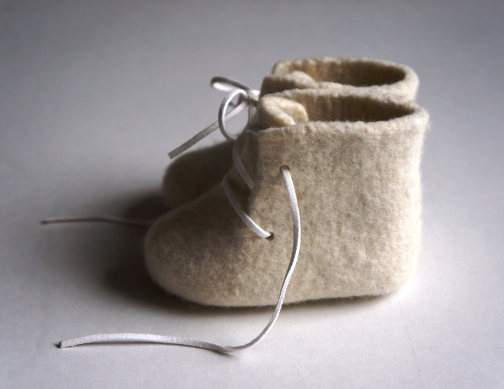 Felted bootie for newborn. Felted babies booties-slippers. Unisex. Handmade. picture no. 3