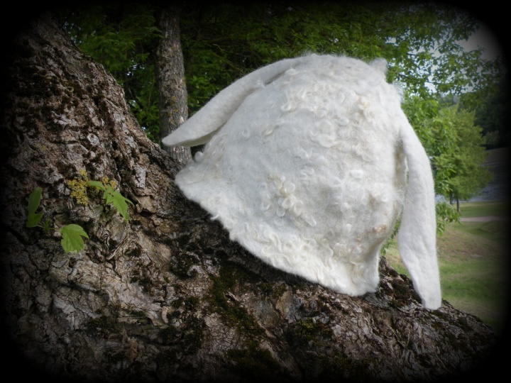 felted vhite bath hat "cloud" picture no. 3