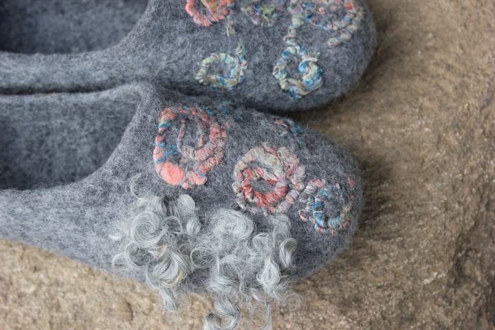 Felted slippers ,,Jolly curls" size 37 picture no. 3