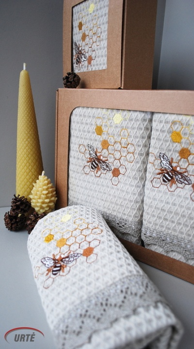 Linen kitchen towel with bee picture no. 3